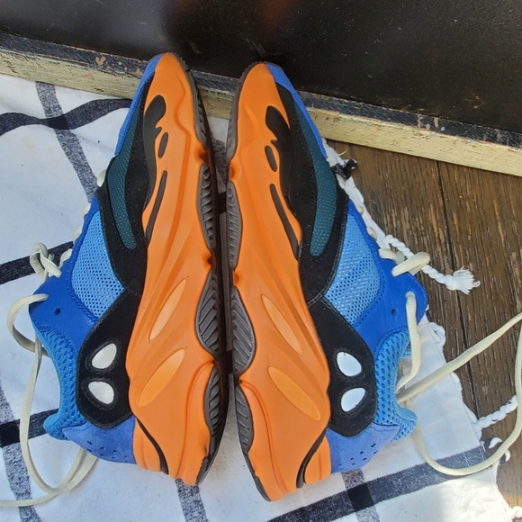 Yeezy Boost 700 Bright Blue size 5.5 men\'s size 7 woman size main image 13
